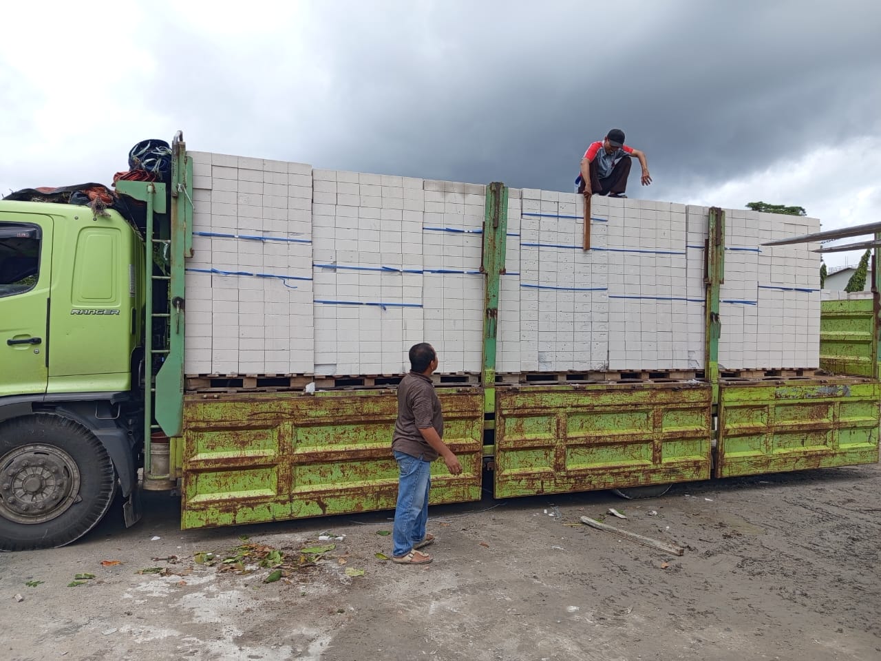 Pengiriman material Bata Ringan 10x20x60 cm